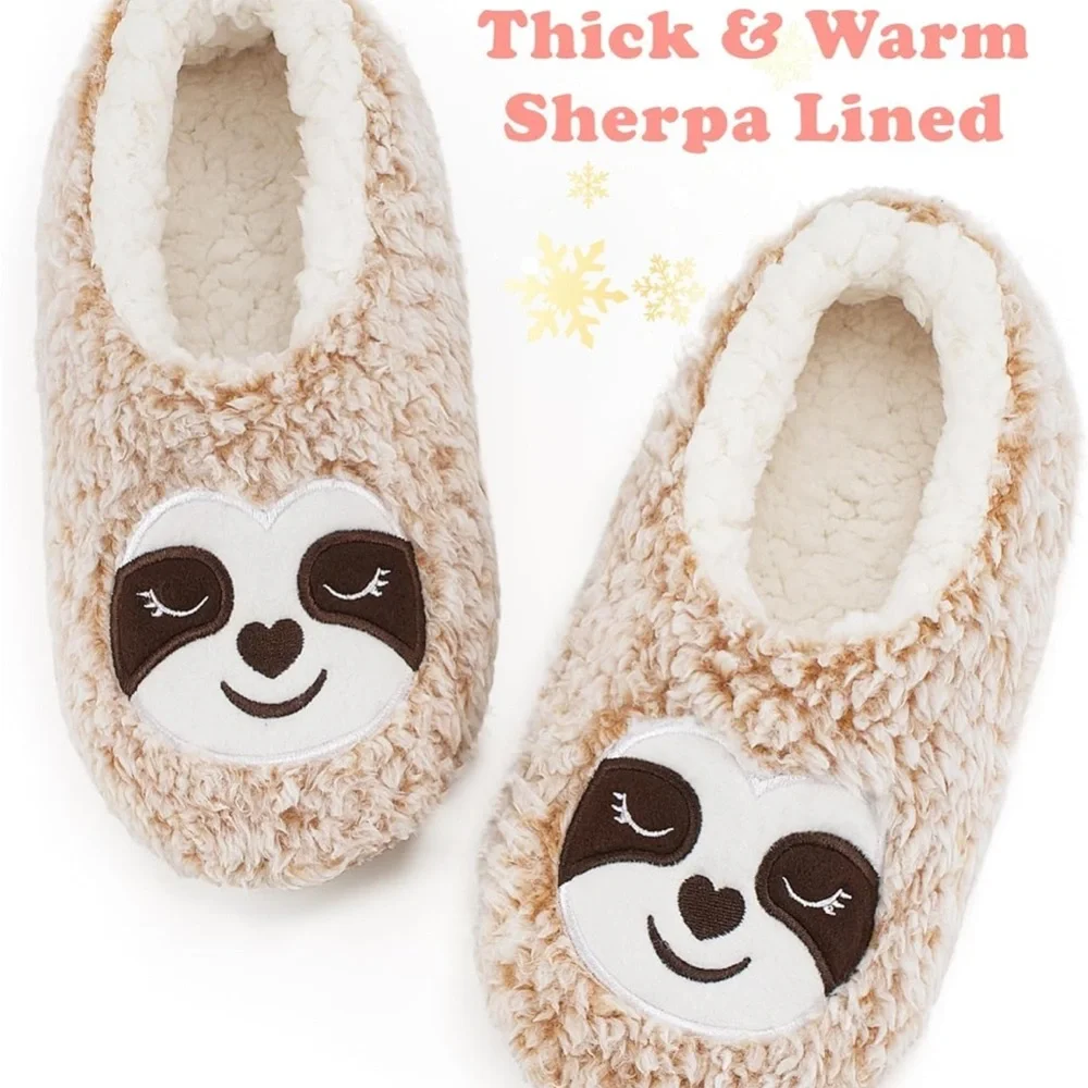 NWT Cosyone1997 Sloth Slippers (Big Kid Size 4-6)